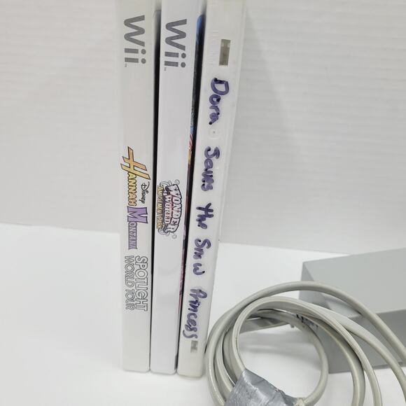 Nintendo Wii System Console (RVL-001) Controller Nunchuck Cords and 3 Games - Picture 5 of 11